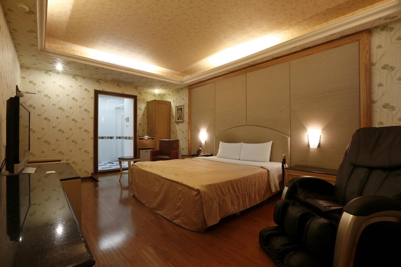 Hua Xiang Motel - Fengshan Kaohsiung Exterior foto