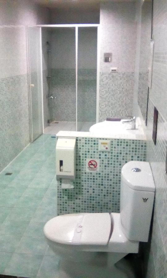 Hua Xiang Motel - Fengshan Kaohsiung Exterior foto